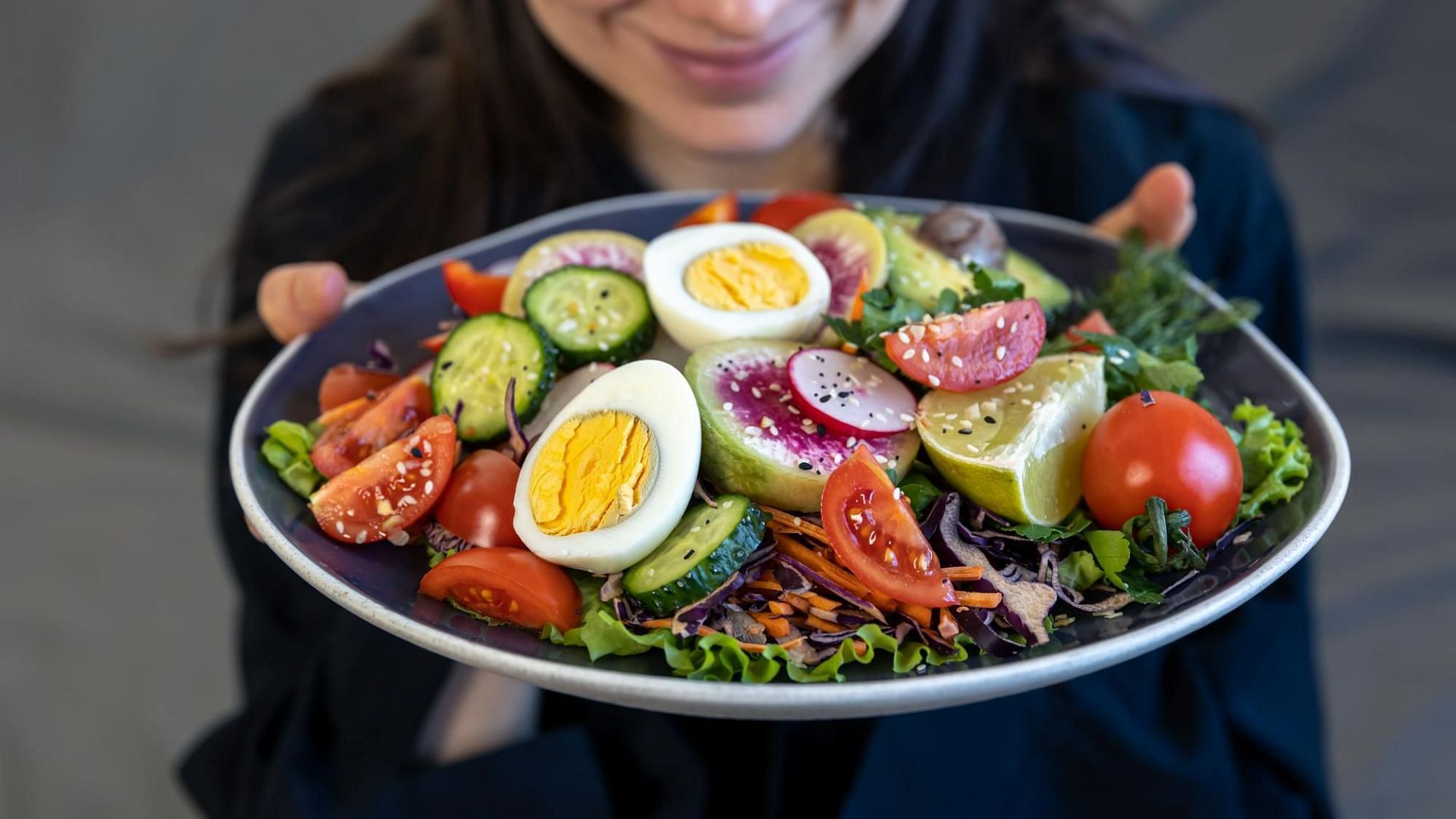 What are the health benefits of this low carb diet?(Image by pvproductions on Freepik)